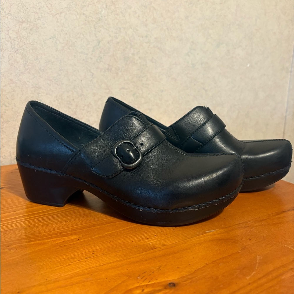 Dansko Tamara Elegant Black Leather Women's Clogs Shoes 37 Size US 7 - Picture 4 of 11